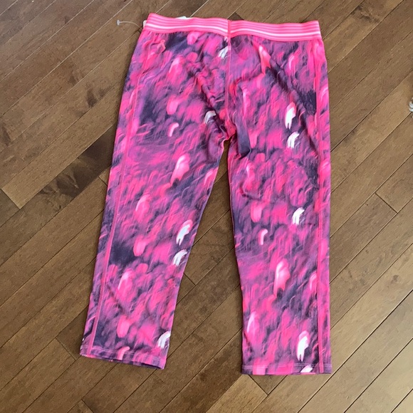 Under Armour crops BNWT - Picture 2 of 4